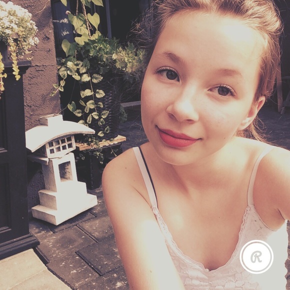 Meet your Posher, Emmily - Picture 1 of 1